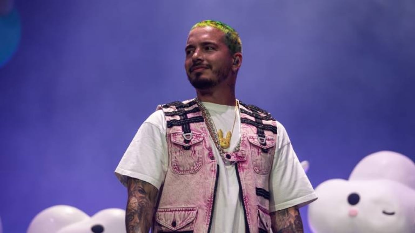 J Balvin recibe un importante premio por su aporte a la salud mental