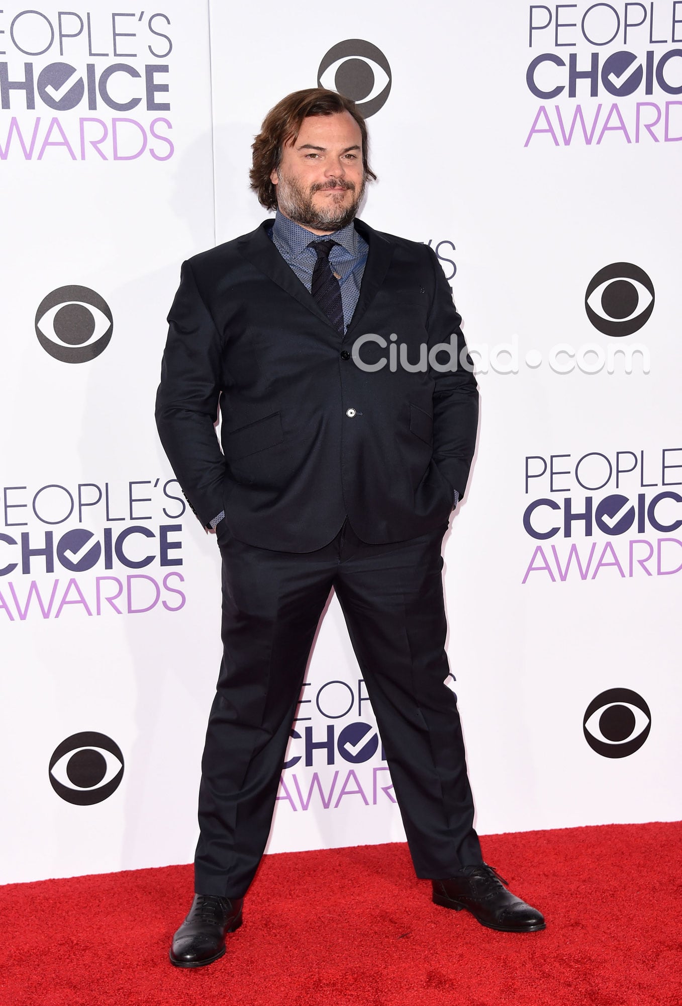 Jack White, muy canchero en los People's Choice Awards (Fotos: AFP).  