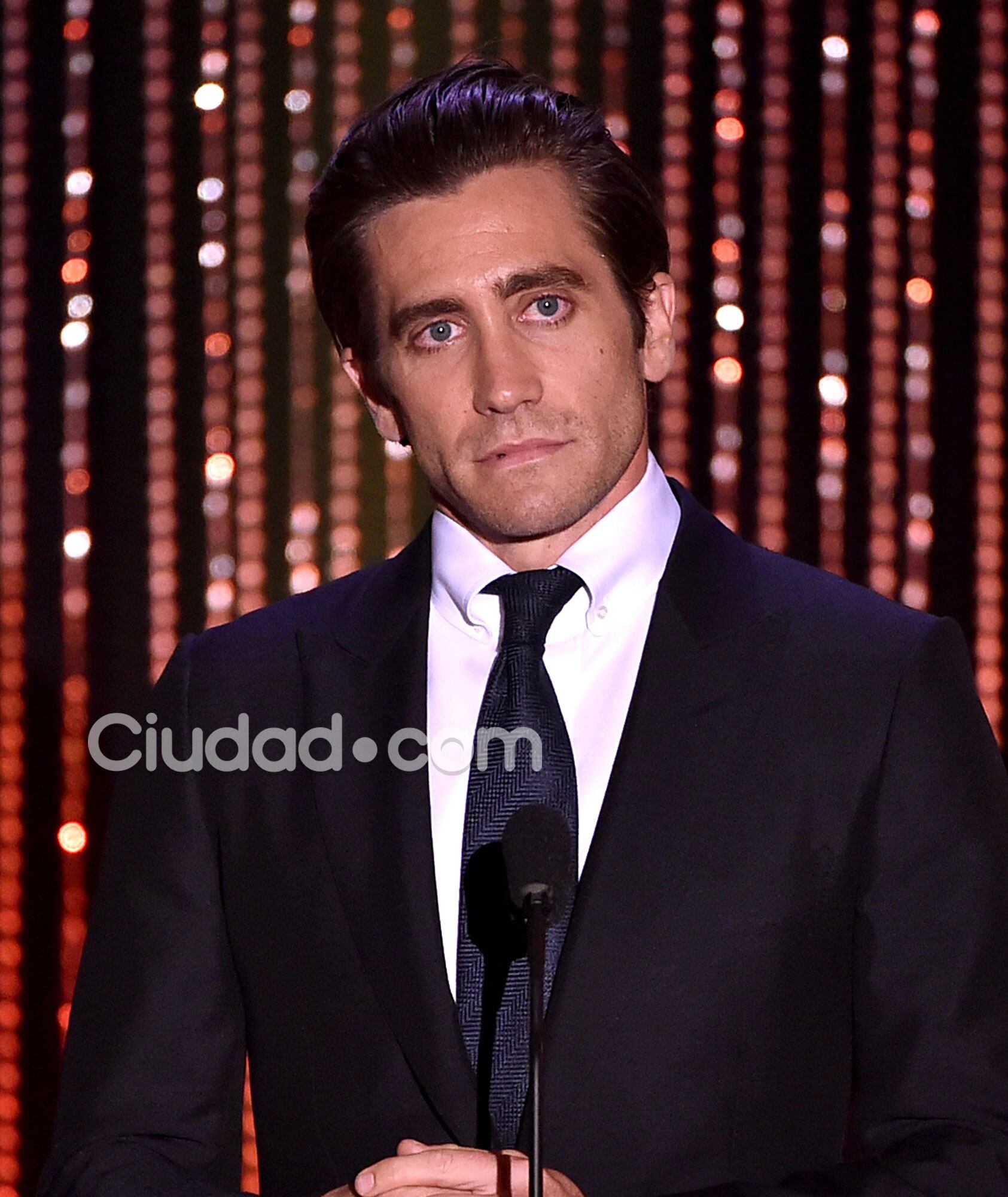 Jake Gyllenhaal, uno de los astros más elegantes de la noche  (Fotos: AFP). 