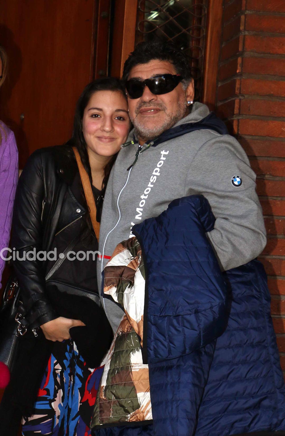 Jana y Diego Maradona festejaron el Día del Padre en la casona de Villa Devoto. (Foto: Ciudad.com - Movilpress)