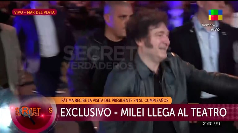 Javier Milei llegó al teatro por el cumpleaños de Fátima Florez (Foto: captura de Secretos Verdaderos).