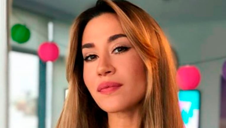 Jimena Barón compartió una pícara foto en microbikini y se la dedicó a su profe de pilates.