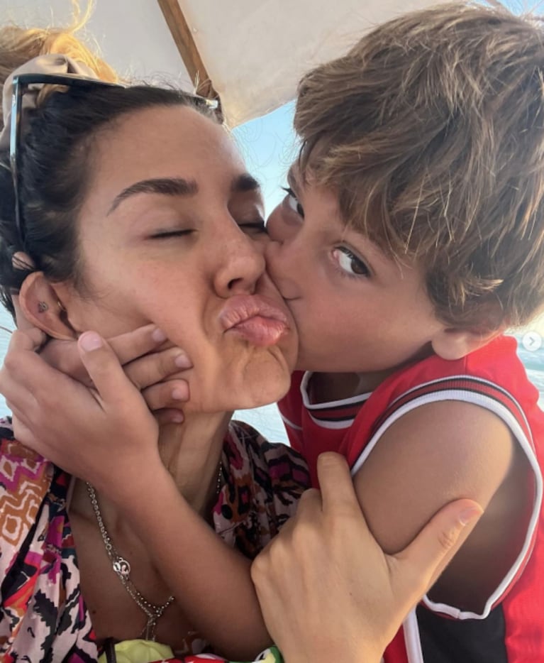 Jimena Barón le dedicó un dulce mensaje a Momo Osvaldo y compartió fotos inéditas de su hijo