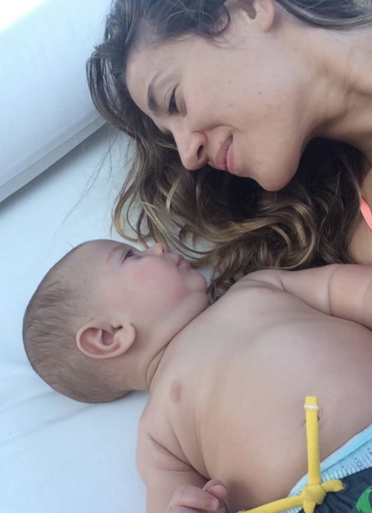 Jimena Barón le dedicó un dulce mensaje a Momo Osvaldo y compartió fotos inéditas de su hijo