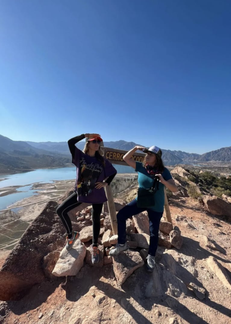 Jimena Barón sorprendió a su mamá con un viaje a Mendoza por su cumpleaños: "Muy felices"