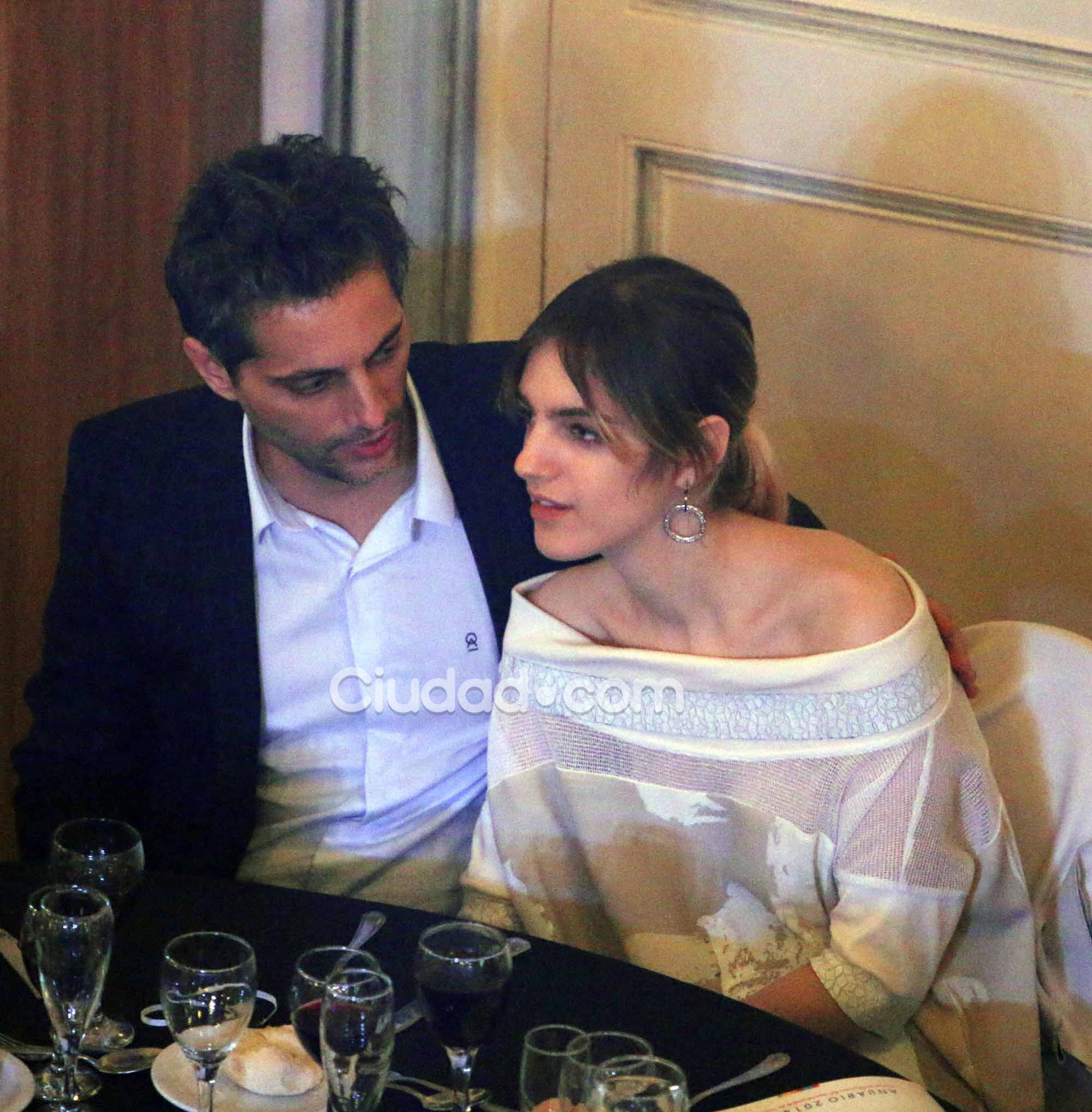 Joaquín Furriel y su novia, también acaramelados (Fotos: Movilpress).