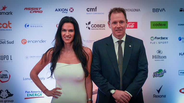 Jorge Brito y su esposa Gabriela Vaca Guzmán en la Cena Solidaria de la Fundación River. (Foto: Nicolás González - TN)