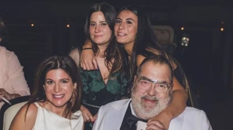 Jorge Lanata con sus hijas y Elba Marcovecchio (Foto: Movilpress)