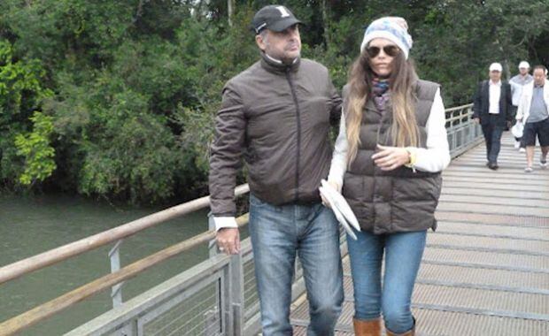 Jorge Rial y La Niña Loly, en Cataratas. (Foto: diario Misiones online)