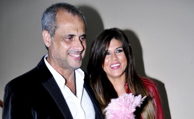 Jorge Rial y la Niña Loly, enamorados en el estreno de Flor de la V (Foto: Jennifer Rubio). 