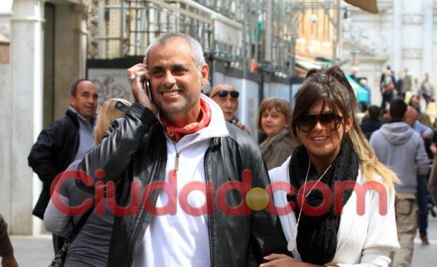 Jorge Rial y la Niña Loly, paseando por Venecia entre sonrisas y... ¡de la manito! (Foto: Ciudad.com)