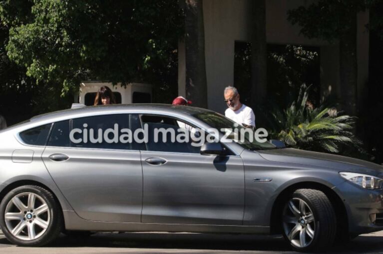 Jorge Rial y Romina Pereiro, enamorados junto a sus hijas: almuerzo en familia