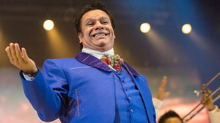  Juan Gabriel recibió un disco de oro con su primer álbum