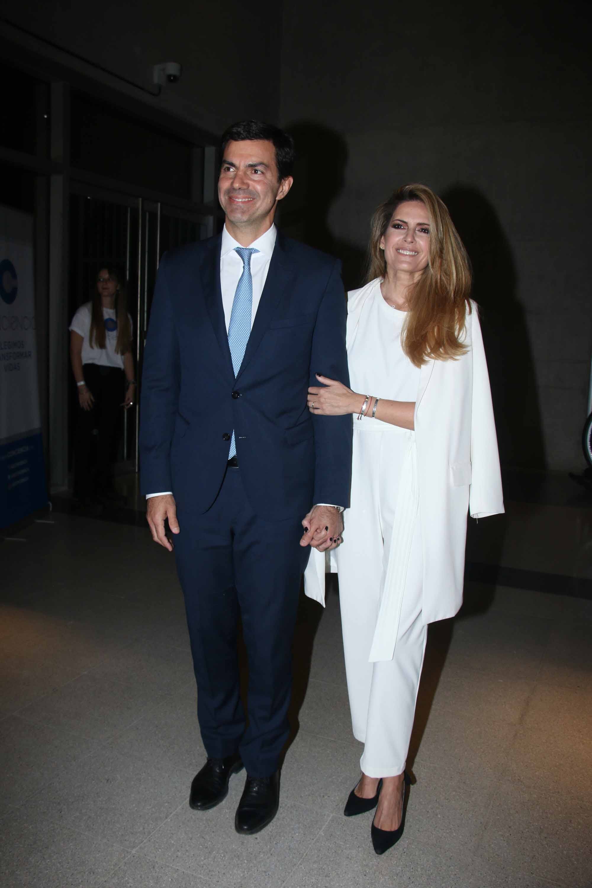 Juan Manuel Urtubey e Isabel Macedo en la cena de gala de la fundación Conciencia. (Foto: Movilpress)