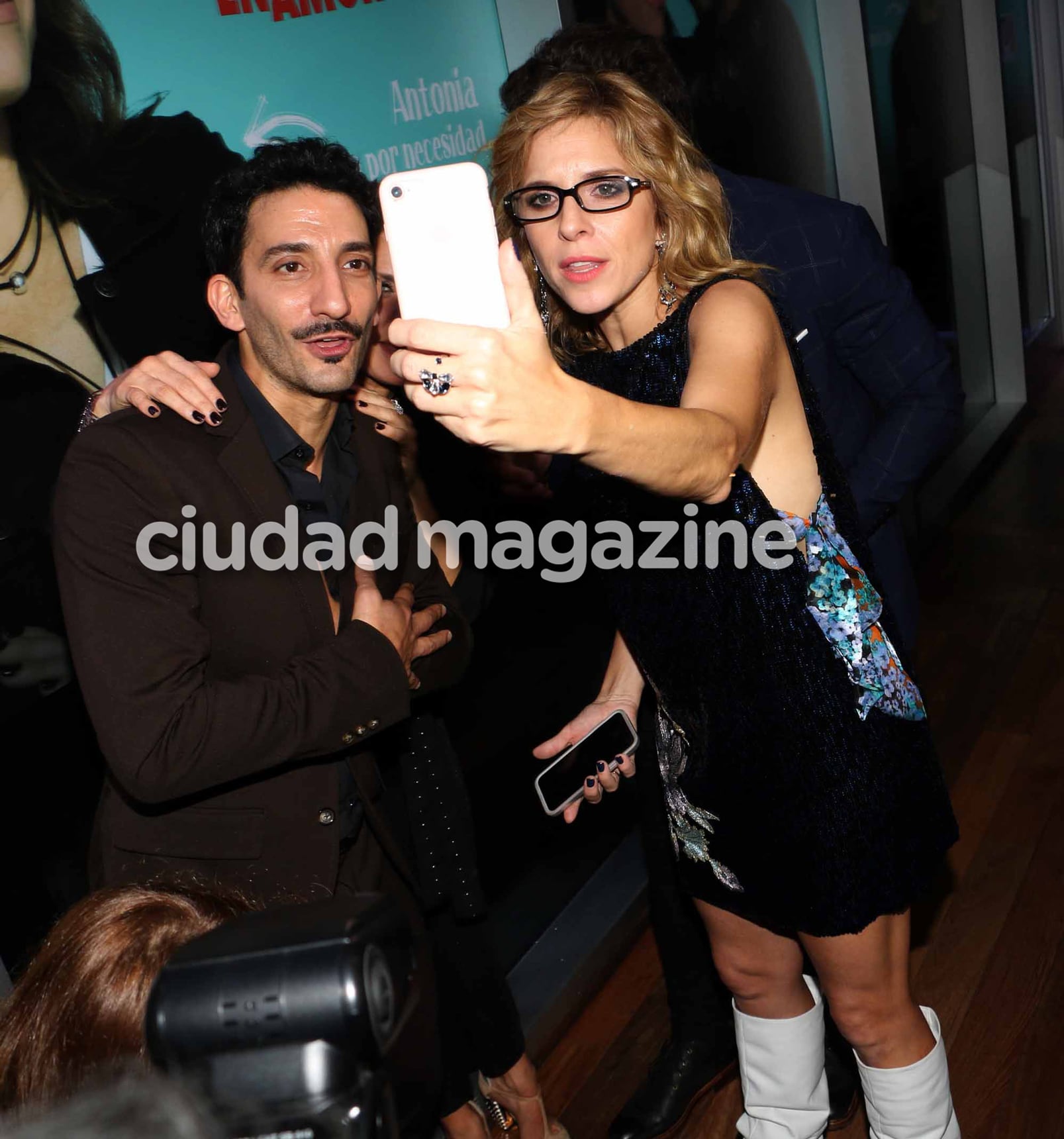 Juan Minujín y Carla Peterson, en la presentación de 100 días para enamorarse. (Foto: Movilpress)