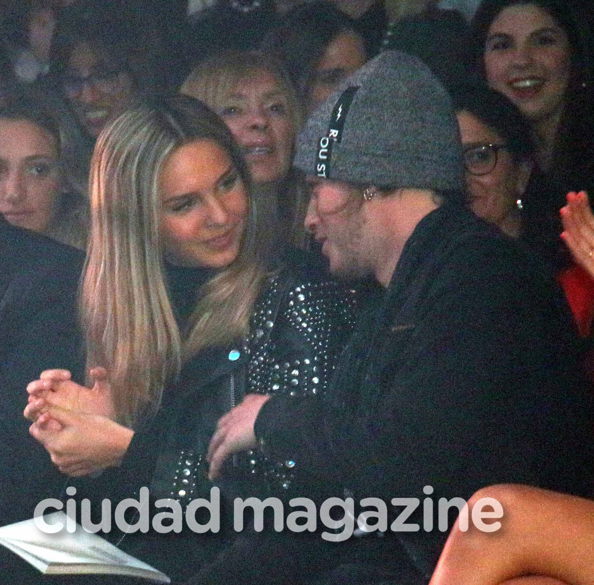 Juana Tinelli, muy enamorada con Mika Bonomi en un evento familiar en el Bafweek. (Foto: Movilpress)