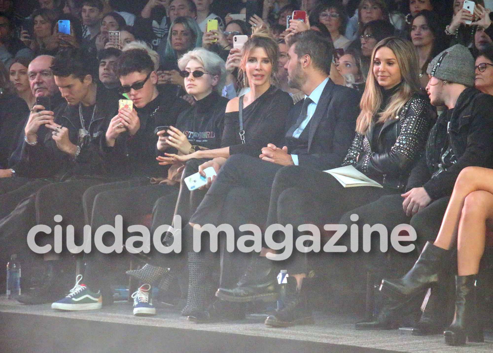 Juana Tinelli, muy enamorada con Mika Bonomi en un evento familiar en el Bafweek. (Foto: Movilpress)