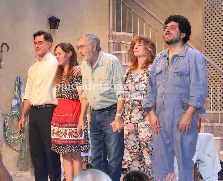 Juana Viale fue al teatro a ver Made in Lanús (Foto: Movilpress).