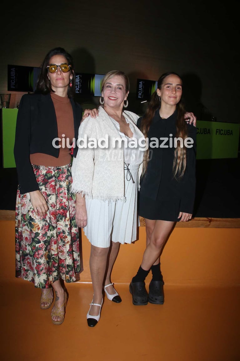 Juana Viale, su hija Ámbar de Benedictis y Marcela Tinayre  (Fotos: Movilpress)