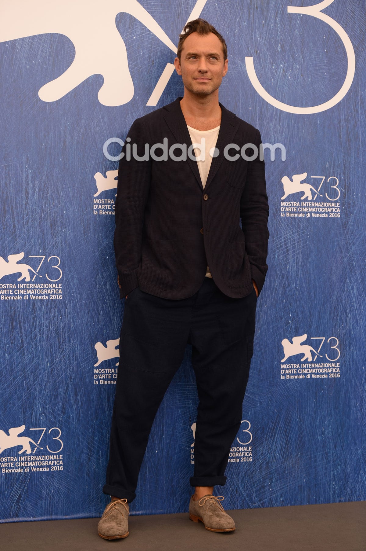 Jude Law en el Festival de Venecia. (Fotos: AFP)