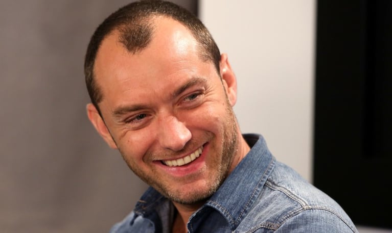 Jude Law: "Nunca sabría cómo venderme como símbolo sexual"