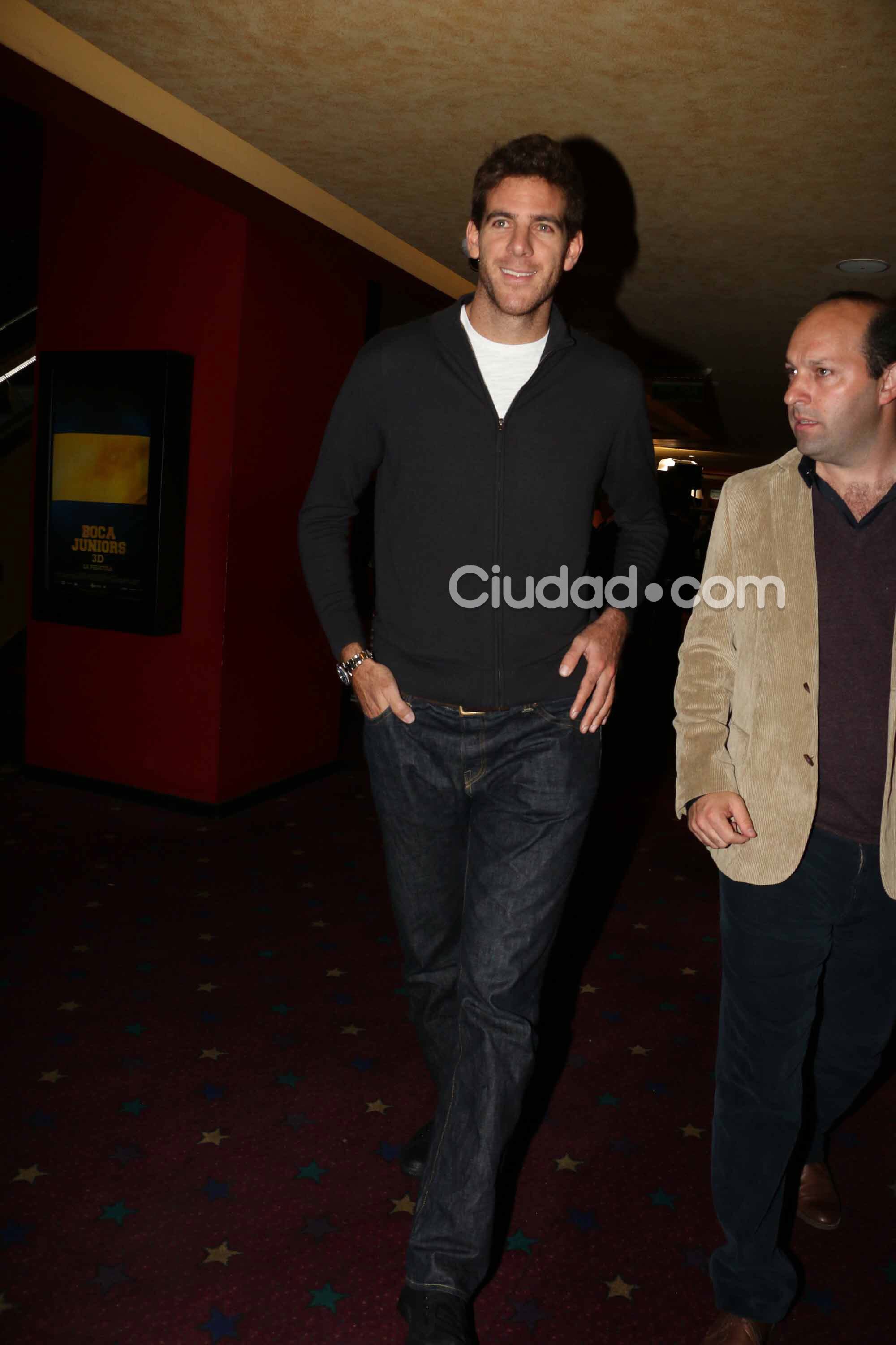 Jugadores, ídolos e hinchas famosos en el estreno de la peli de Boca (Fotos: Movilpress)