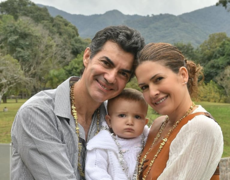 Julia, la hija de Isabel Macedo y Juan Manuel Urtubey, cumplió 1 año: el álbum de fotos de su inolvidable festejo