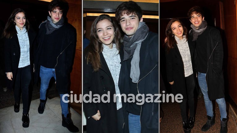 Julián Serrano y Malena Narvay, sonrientes y enamorados en el teatro (Foto: Movilpress)