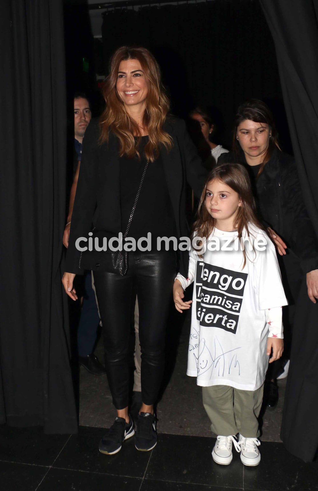 Juliana Awada, con su hija, Antonia Macri, en el show de Yatra (Foto: Movilpress)