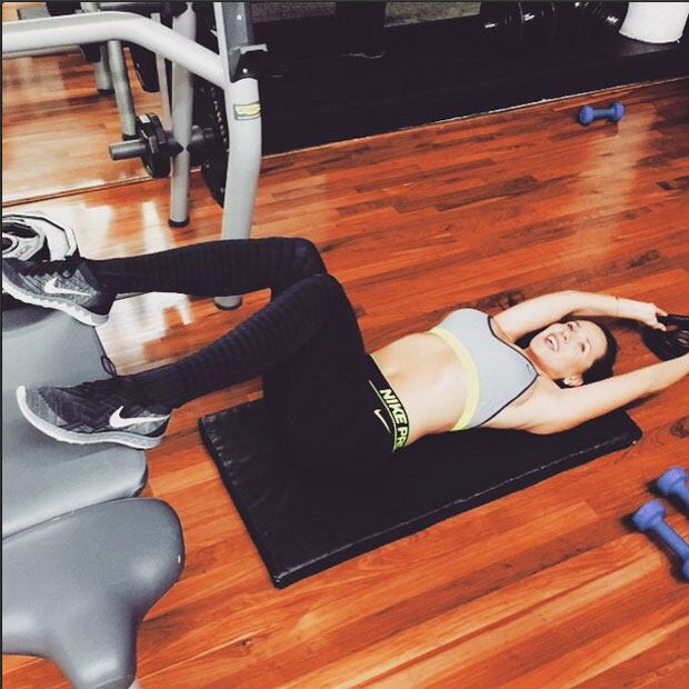 Julieta Camaño perfecciona su escultural cuerpo en el gimnasio. (Foto: instagram.com/julietacam/)