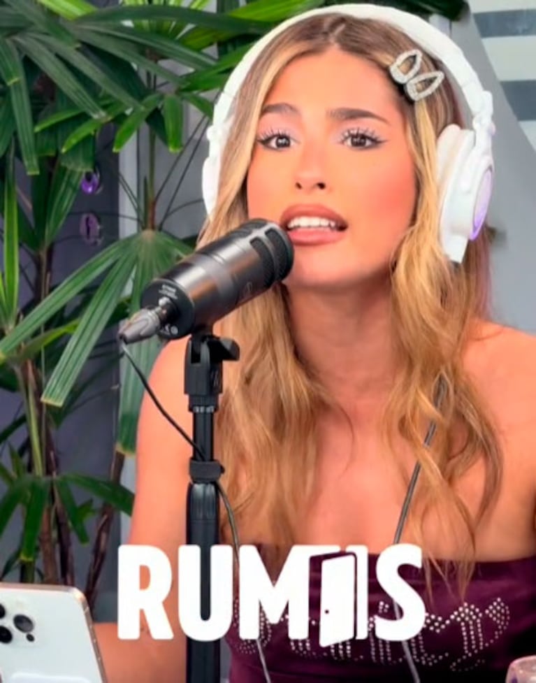 Julieta Poggio, en el stream Rumis.