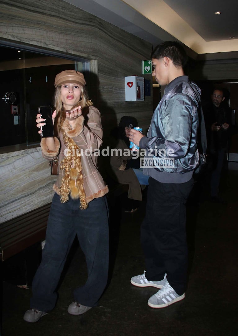 Julieta Poggio y su novio Fabrizio Maida en el estreno de Estepa (Foto: Movilpress).