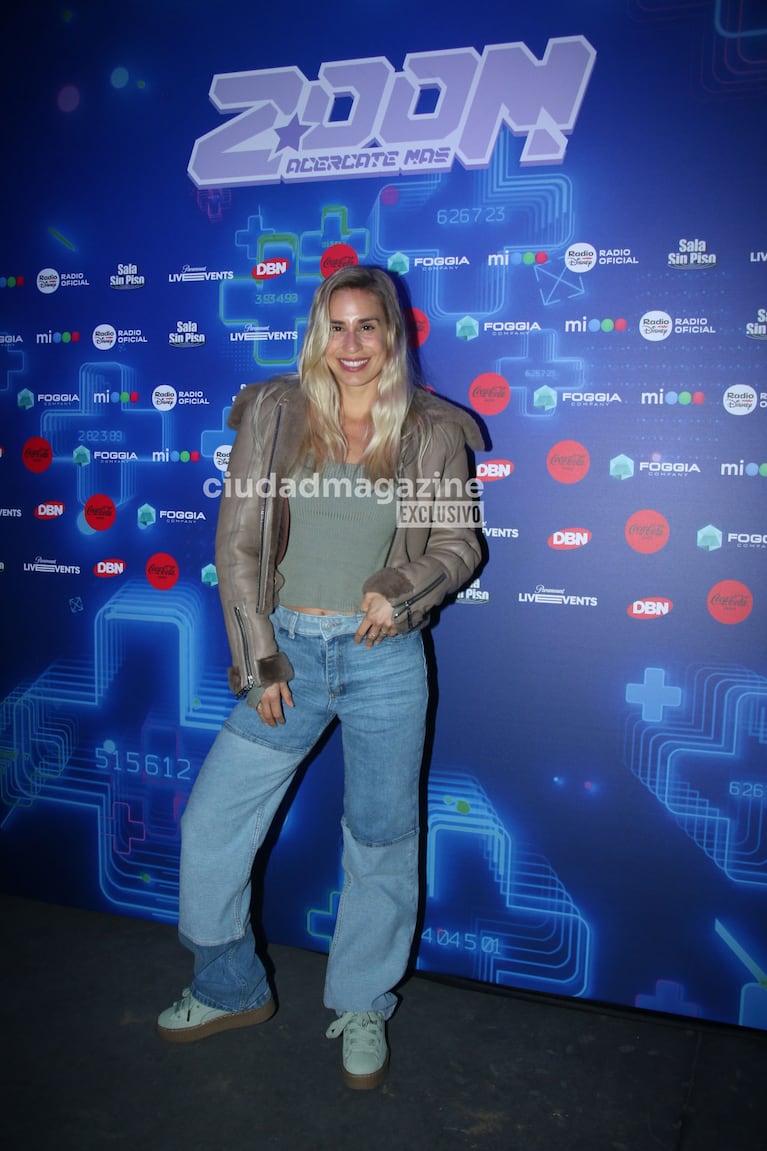 Julieta Puente en el estreno de Zoom, Acércate Más (Foto: Movilpress).