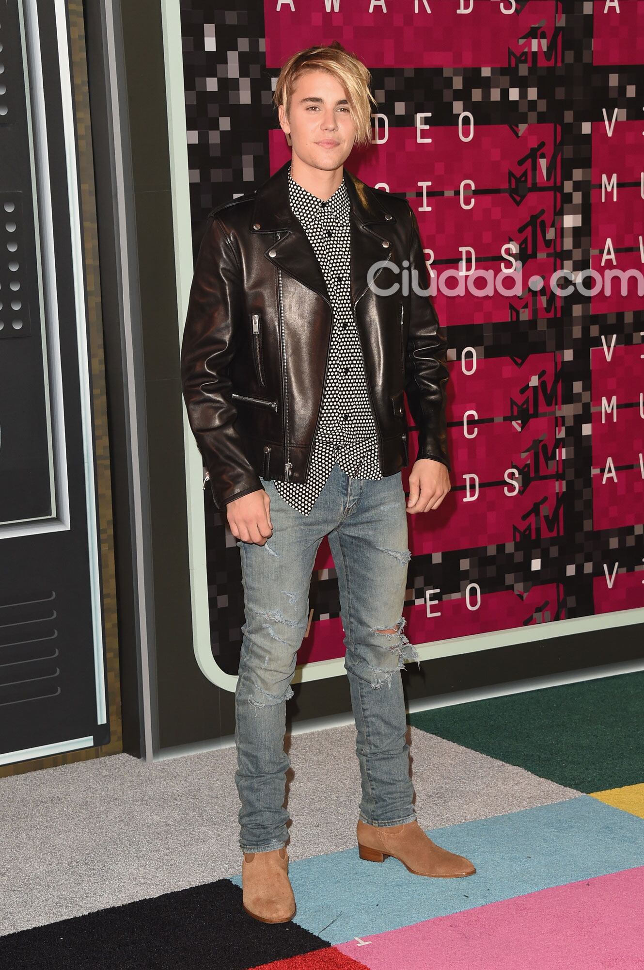 Justin Bieber estrenó cambio de look en los VMA's (Fotos: AFP). 