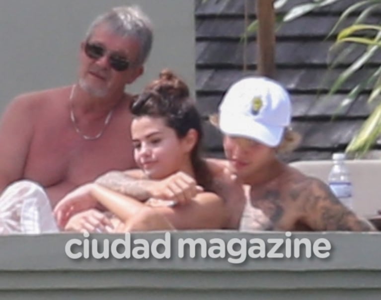 Justin Bieber y Selena Gomez, enamorados en Jamaica: las fotos de la pareja del momento a puro mimo