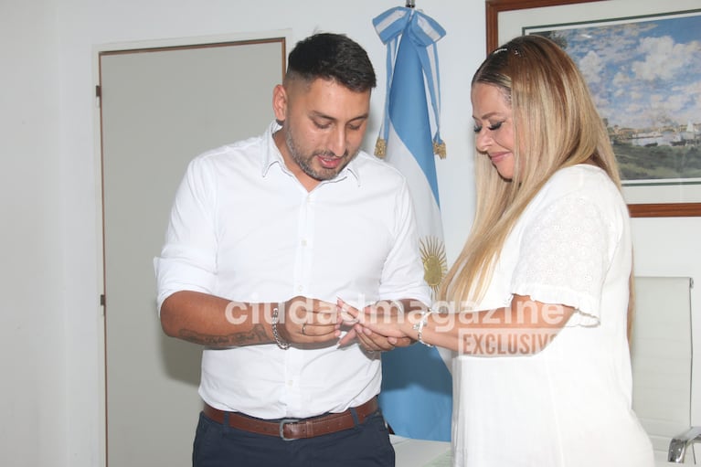 Karina, la hija de Lía Crucet, y Sebastián Román se casaron por civil (Foto: Movilpress).