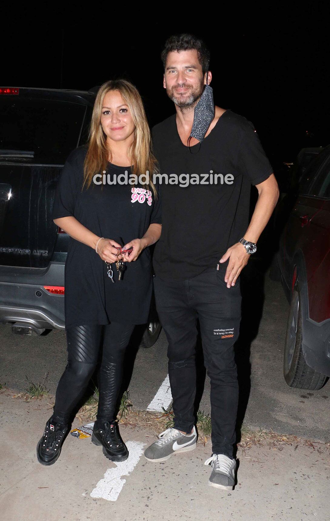 Karina la Princesita y Nicolás Furman, súper enamorados en Ezeiza tras sus primeras vacaciones juntos en Bariloche (Foto: Movilpress)