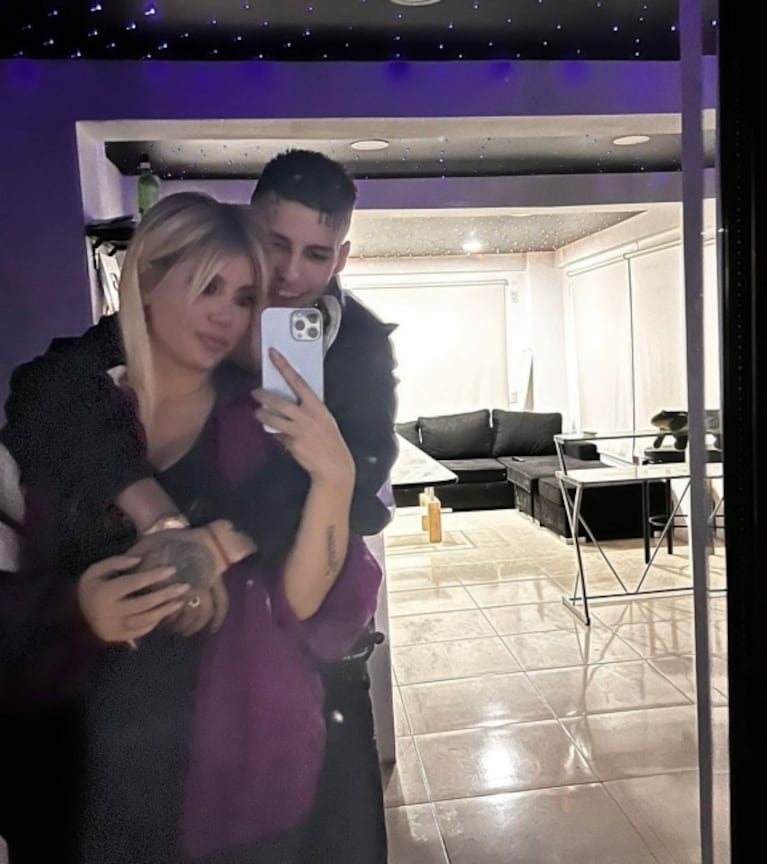 L-Gante compartió un video junto a Wanda Nara con una "manito indiscreta"