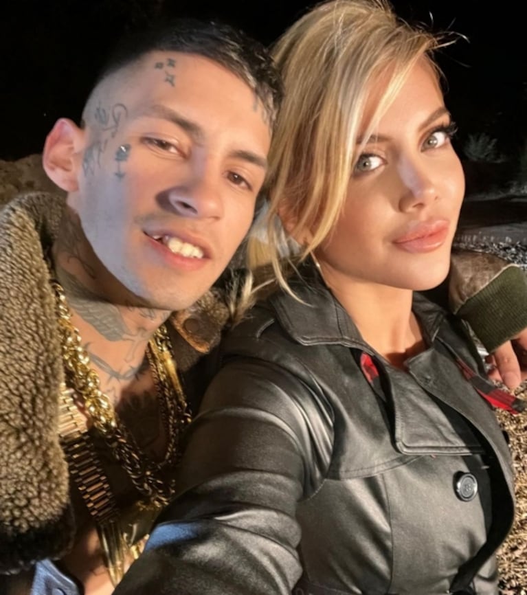 L-Gante compartió un video junto a Wanda Nara con una "manito indiscreta"