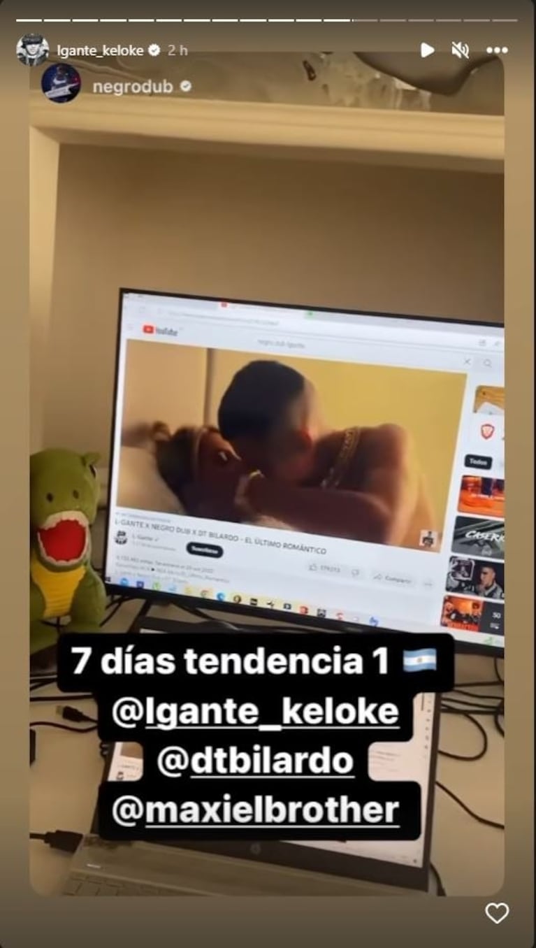 L-Gante recordó a Wanda Nara con una imagen a los besos y en la cama