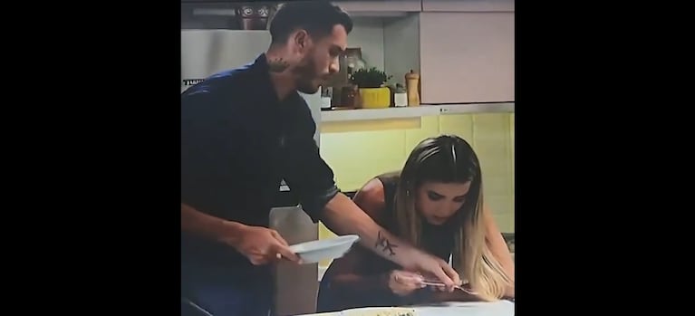 La actitud de Santiago con Emily que ya había preocupado a sus fans. Foto: captura de Netflix.