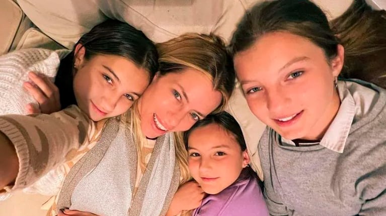 La alegría de Nicole Neumann por su reencuentro con sus tres hijas.