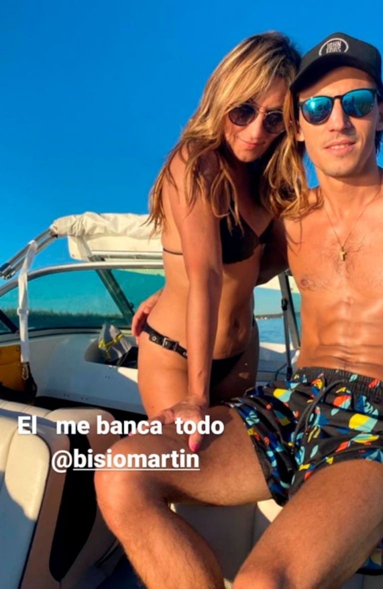 La apasionada tarde de río de Marcela Tauro y su novio, Martín Bisio: lomazos y muchos mimos al sol