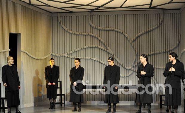 La casa de Bernarda Alba, en escena. (Foto: Jennifer Rubio-Ciudad.com)