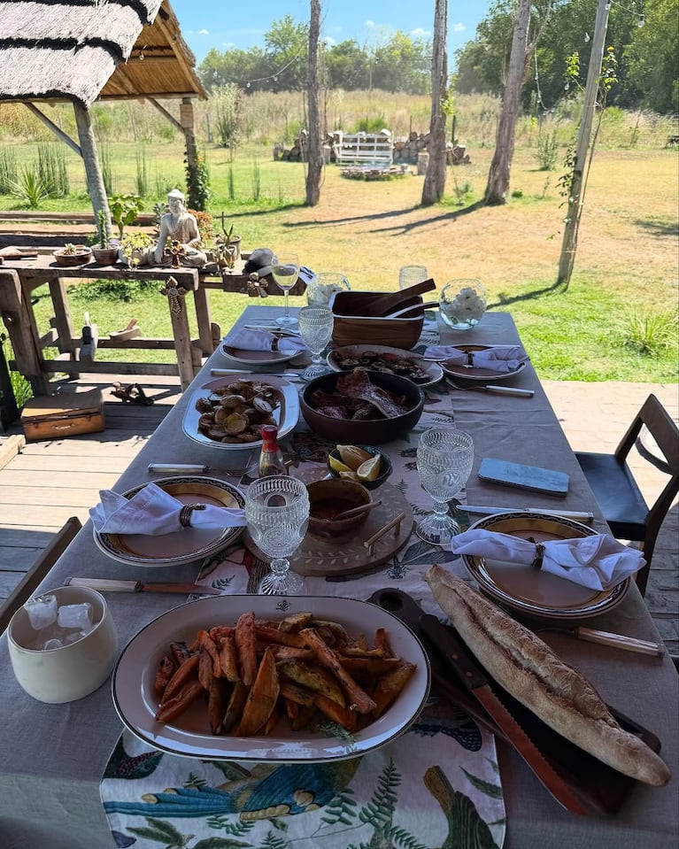 La China Suárez compartió las delicias que comieron este domingo de sol.