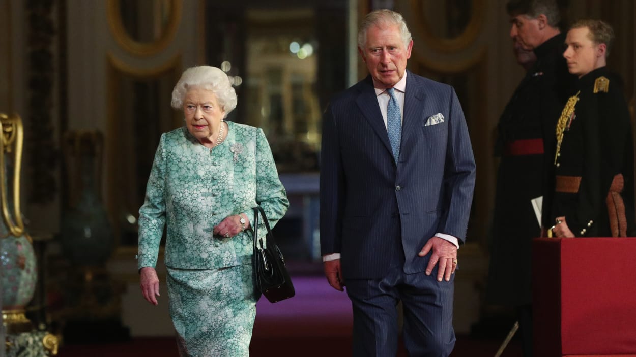 La compleja relación madre-hijo de Elizabeth II y el Príncipe Charles   