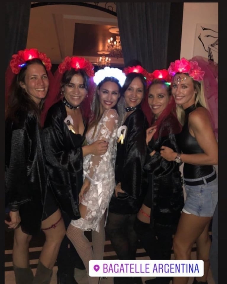 La despedida de soltera de Pampita, por dentro: festejo alocado con amigas, mucho baile, micro y boliche