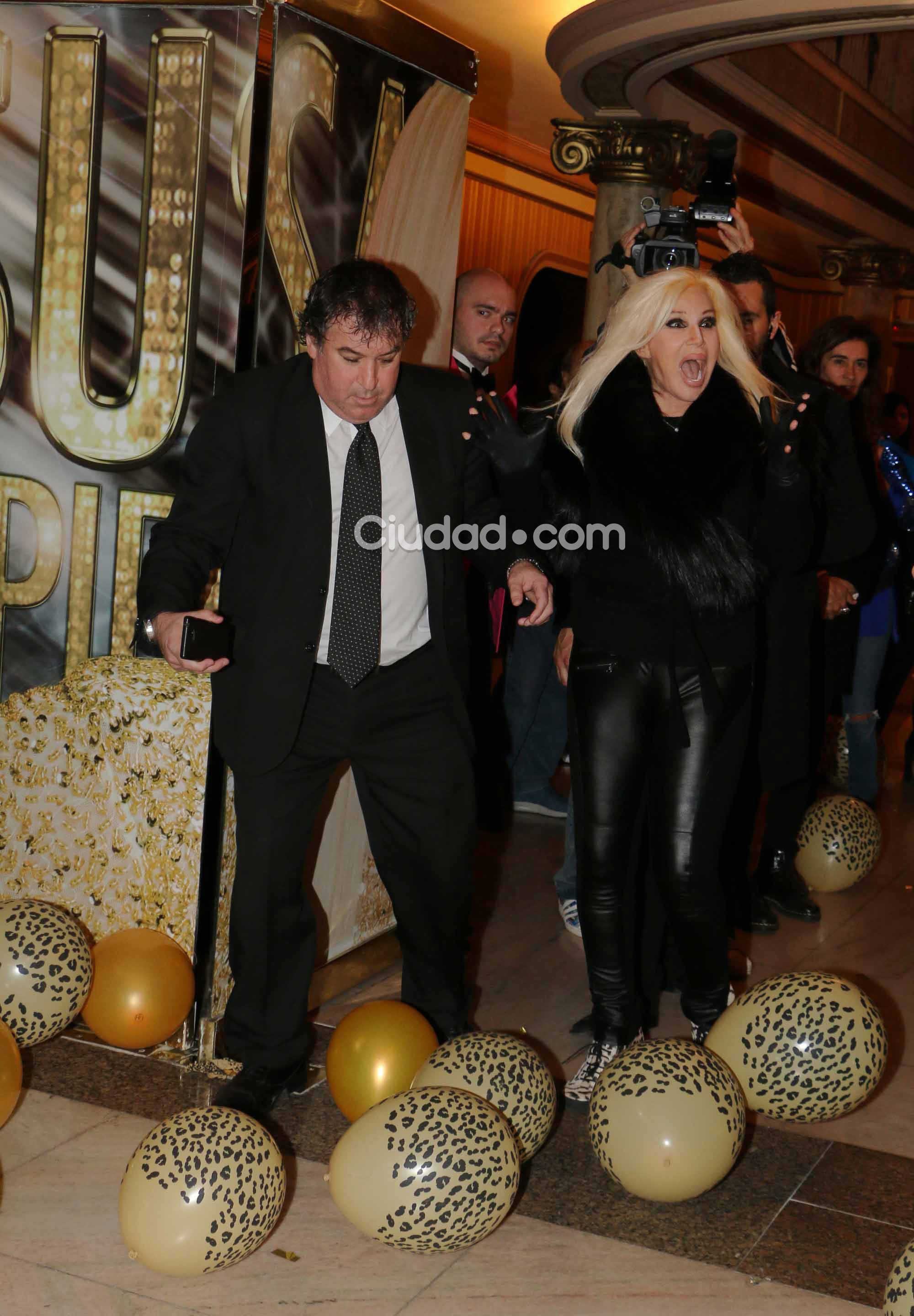 La  despedida de Susana Giménez de la calle Corrientes. (Foto: Movilpress)