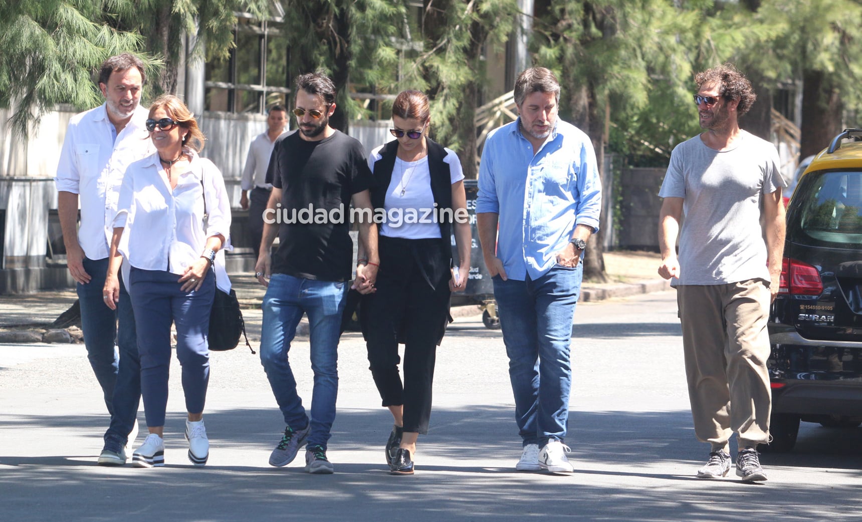 La dolorosa despedida de Eugenia Tobal a su madre en el cementerio de Chacarita. (Foto: Movilpress)