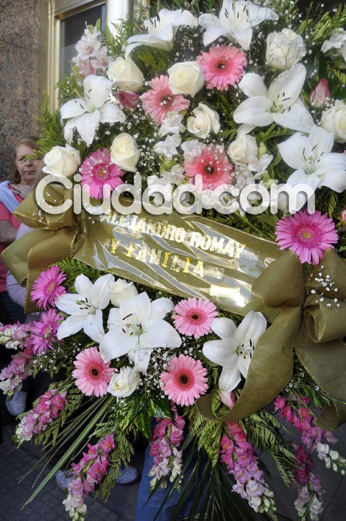 La dolorosa despedida de Juan Carlos Calabró. (Foto: Jennifer Rubio-Ciudad.com)